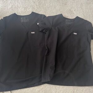2 XS Black Figs One Pocket Scrub Top